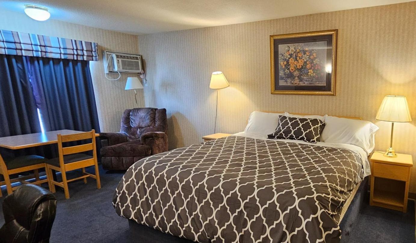 Perfect Inns & Suites Weyburn Exterior photo